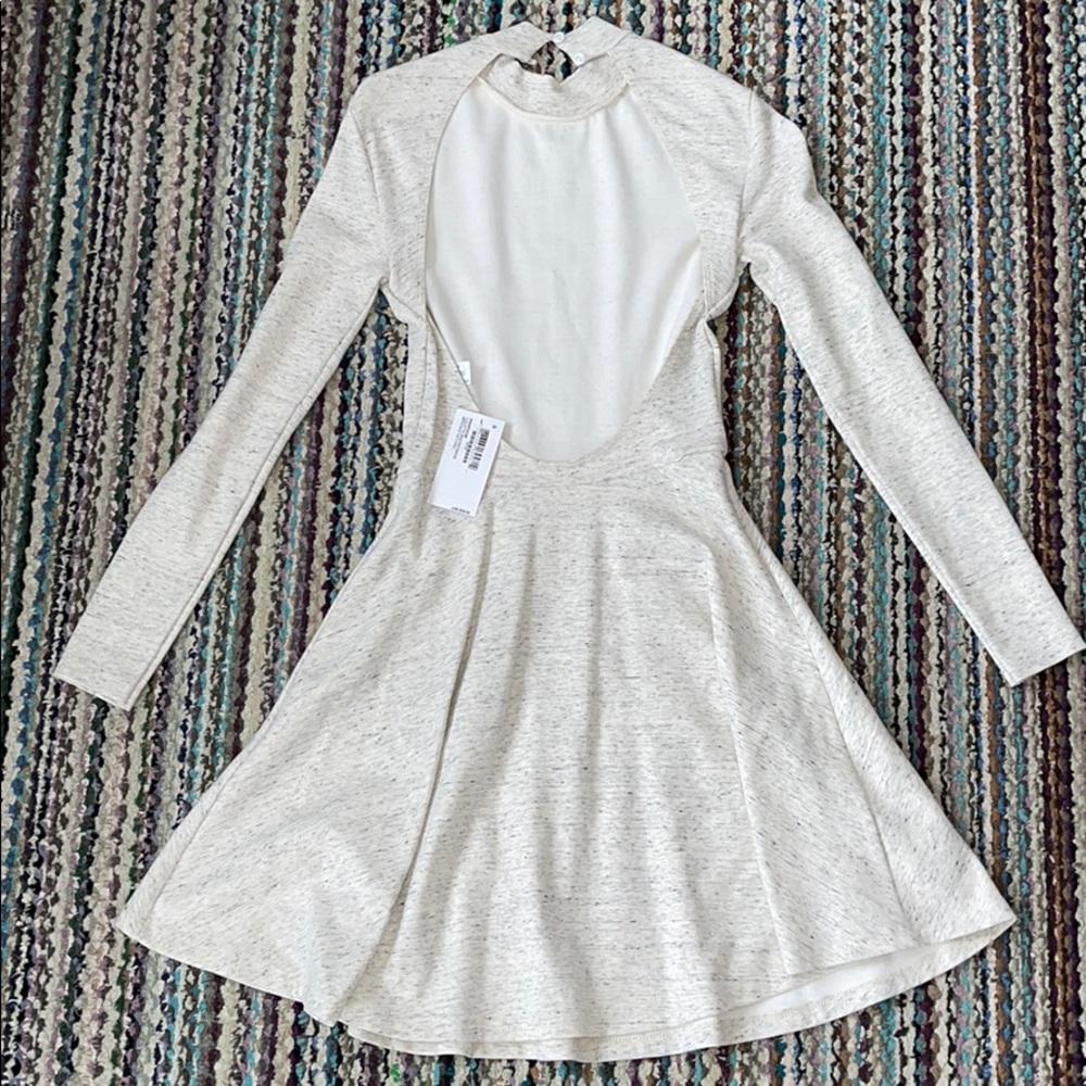 Dress - Picture 3 of 4
